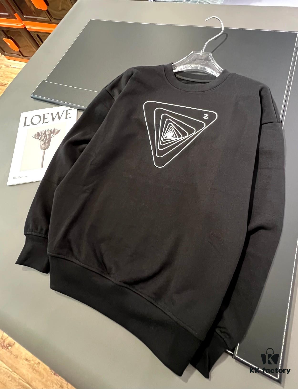 JENI - Unique Line and Letter Z Design Silicone Craft Paired Subtly, 420g Regular Round Neck Sweatshirt for Autumn and Winter