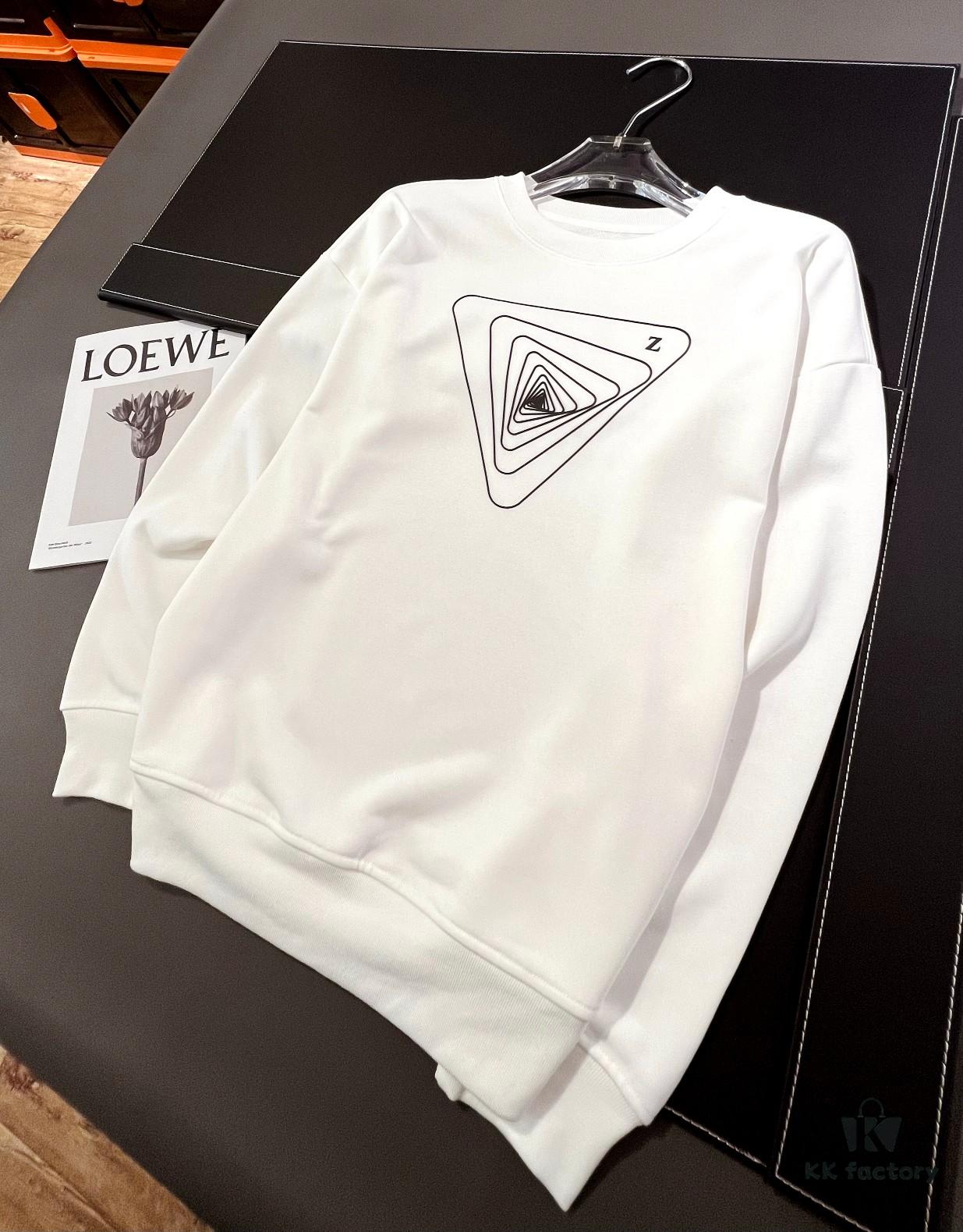 JENI - Unique Line and Letter Z Design Silicone Craft Paired Subtly, 420g Regular Round Neck Sweatshirt for Autumn and Winter