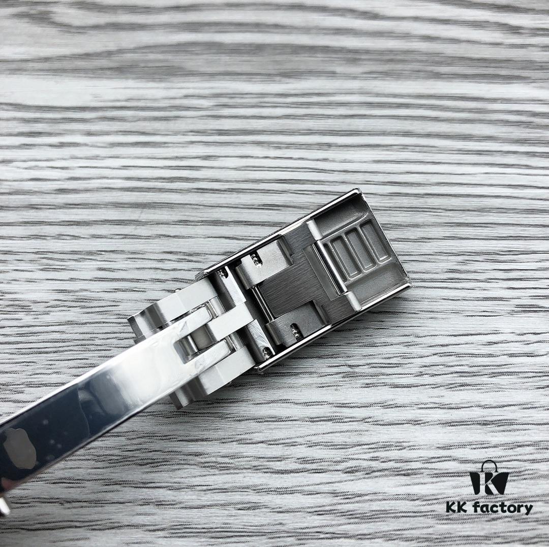 N Factory Replica Rolex Yacht-Master Series m226659-0002, 42mm Oyster Perpetual in 18ct White Gold with Matte Black Cerachrom Bezel and Oysterflex Bracelet