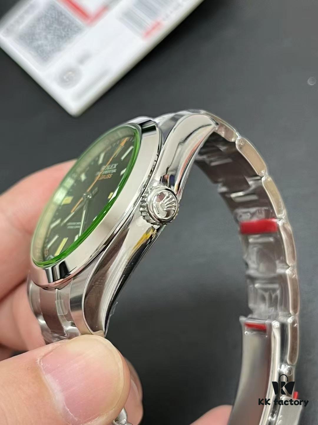 Vs New Arrival Black Dial Green Glass 3131 Movement