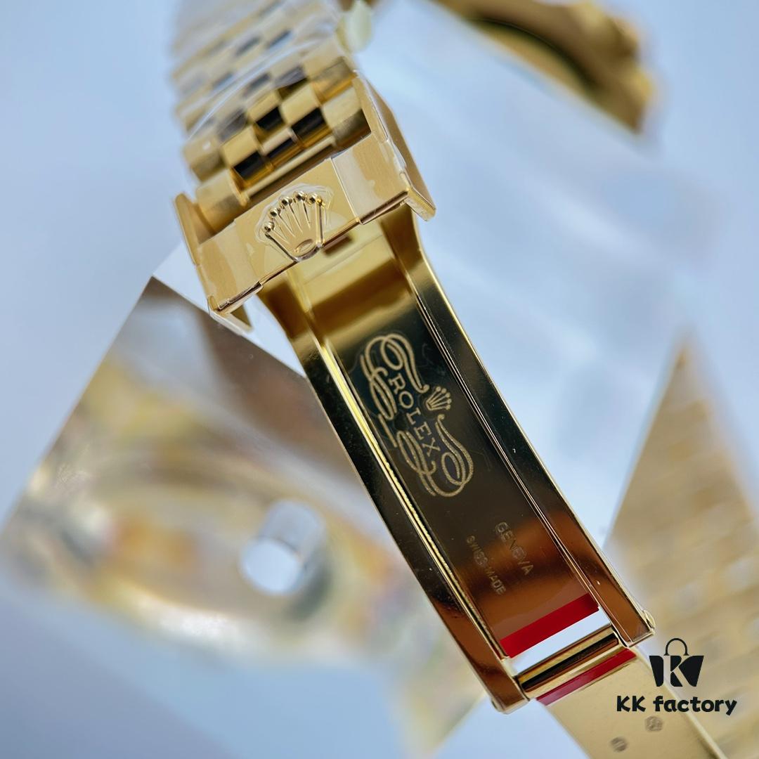 Gold Factory Dog Factory  ️ V2 Counterweight Greenwich Detail Image