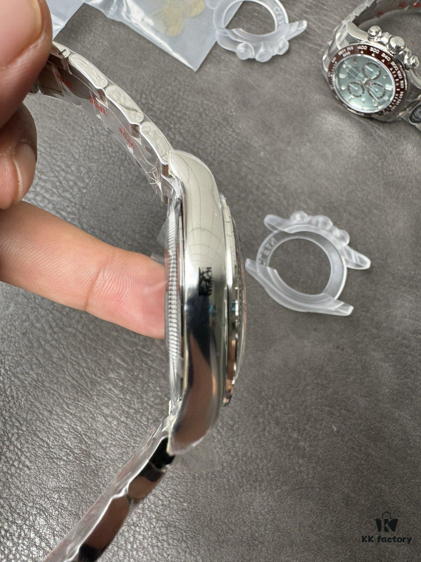 C Factory New Arrival 4131 Ice Blue Dial with Engraving, Transparent Case Back