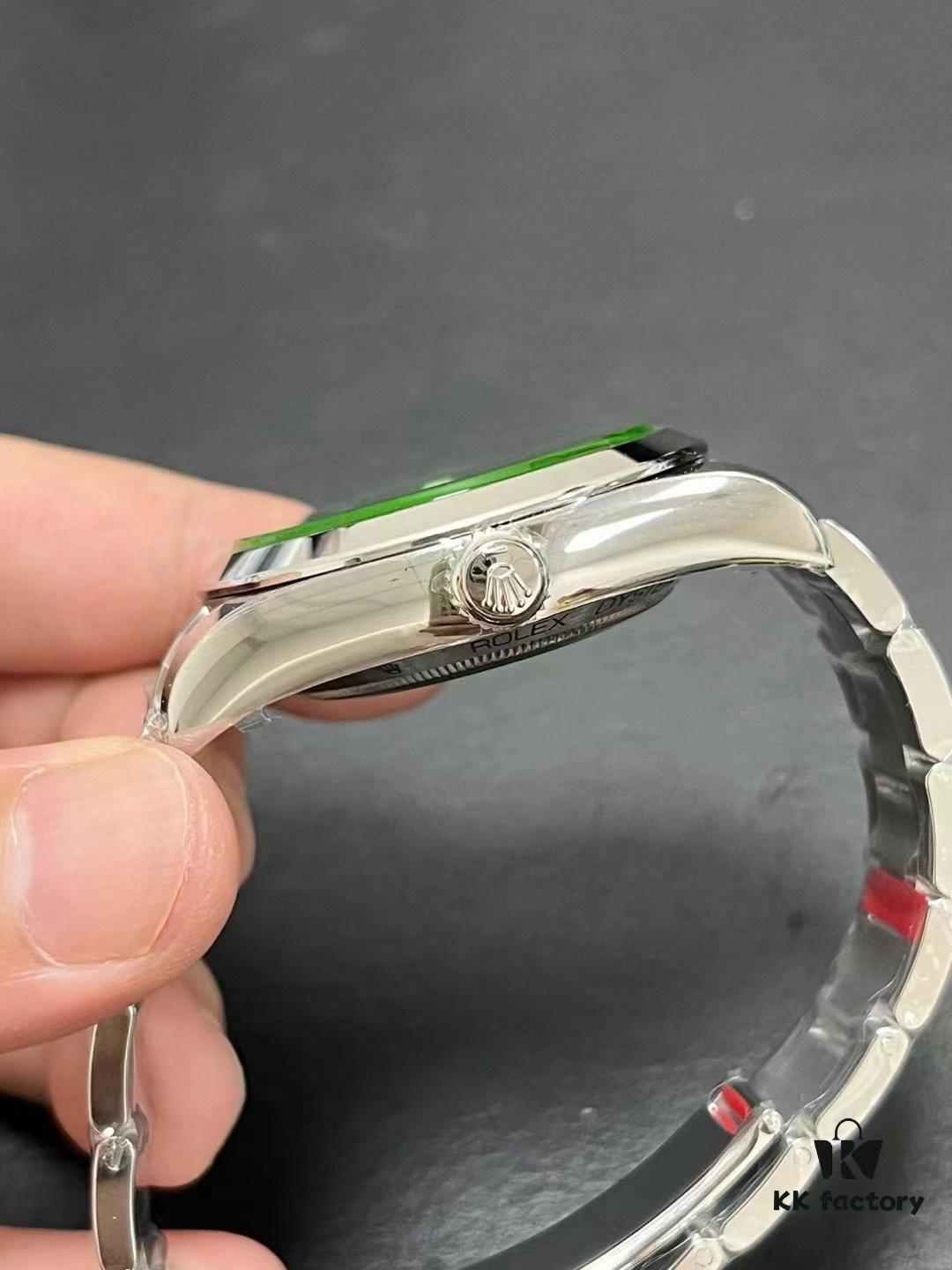 Vs New Arrival Lightning Green Glass 3131 Movement