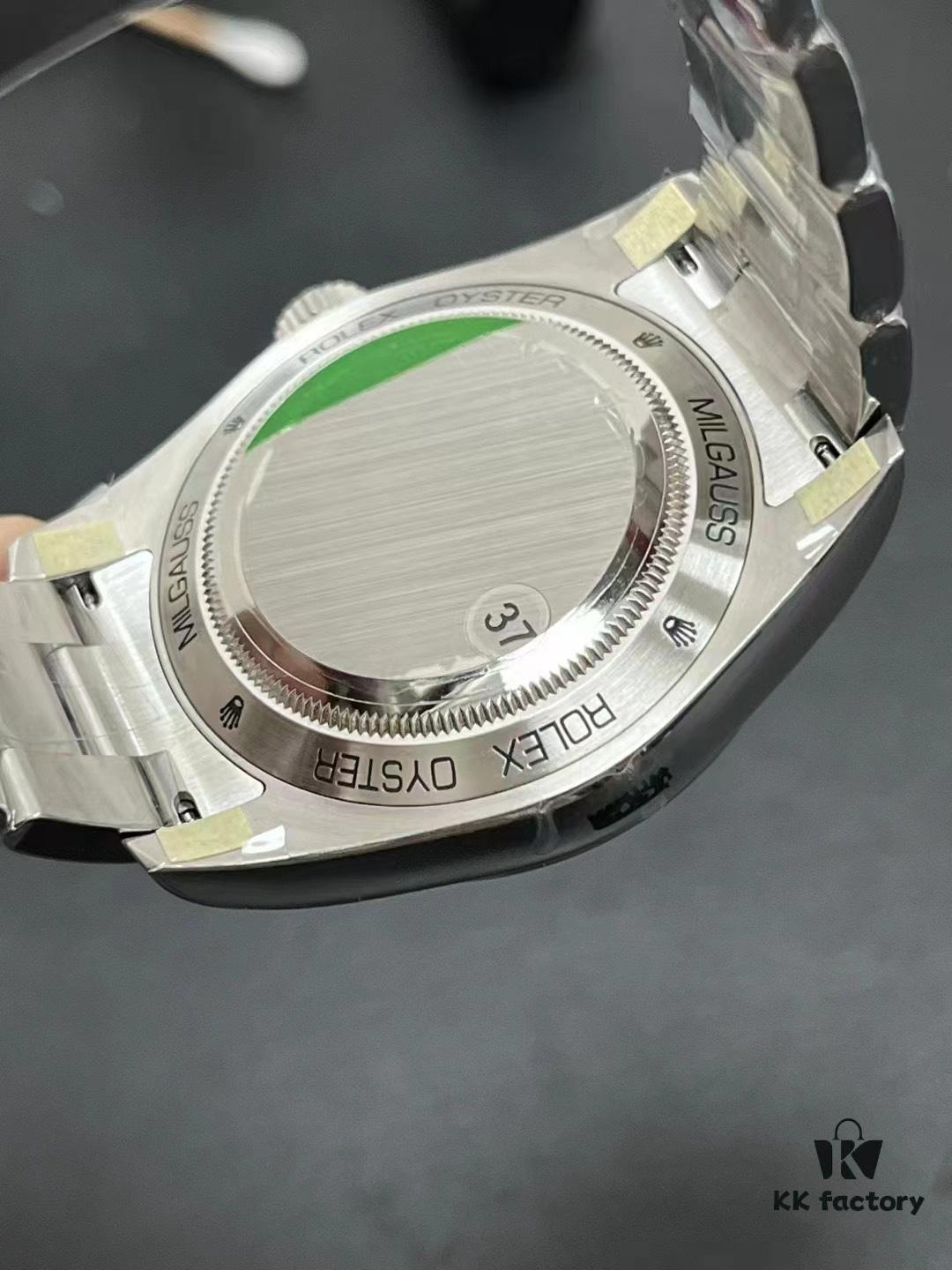 Vs New Arrival Lightning Green Glass 3131 Movement