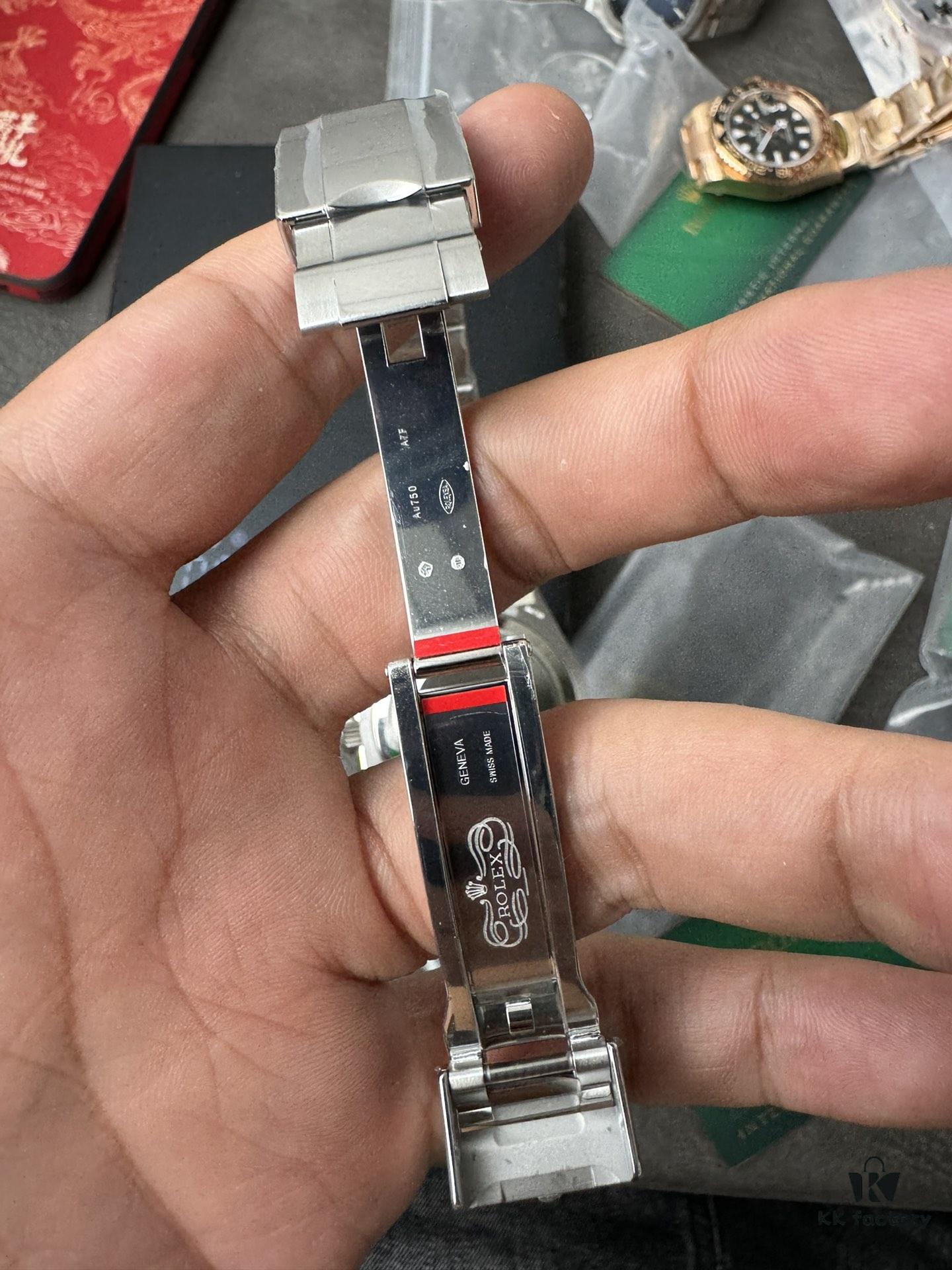 Gold Factory Dog Factory Upgrade V2 Top Version Weighted Greenwich 18K Gold Edition No Peeling No Fading