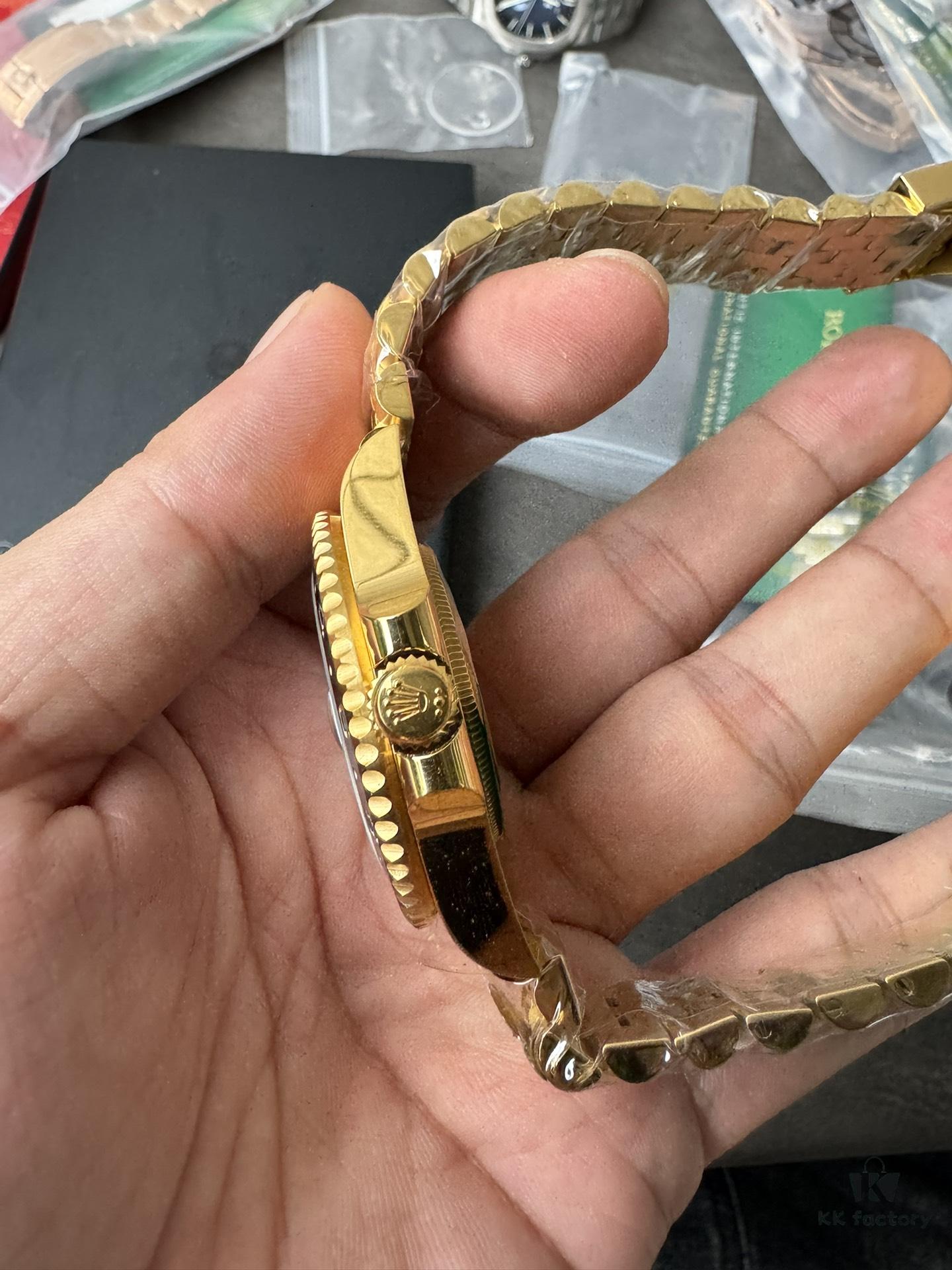 Gold Factory Dog Factory Upgrade V2 Top Version Weighted Greenwich 18K Gold Edition No Peeling No Fading