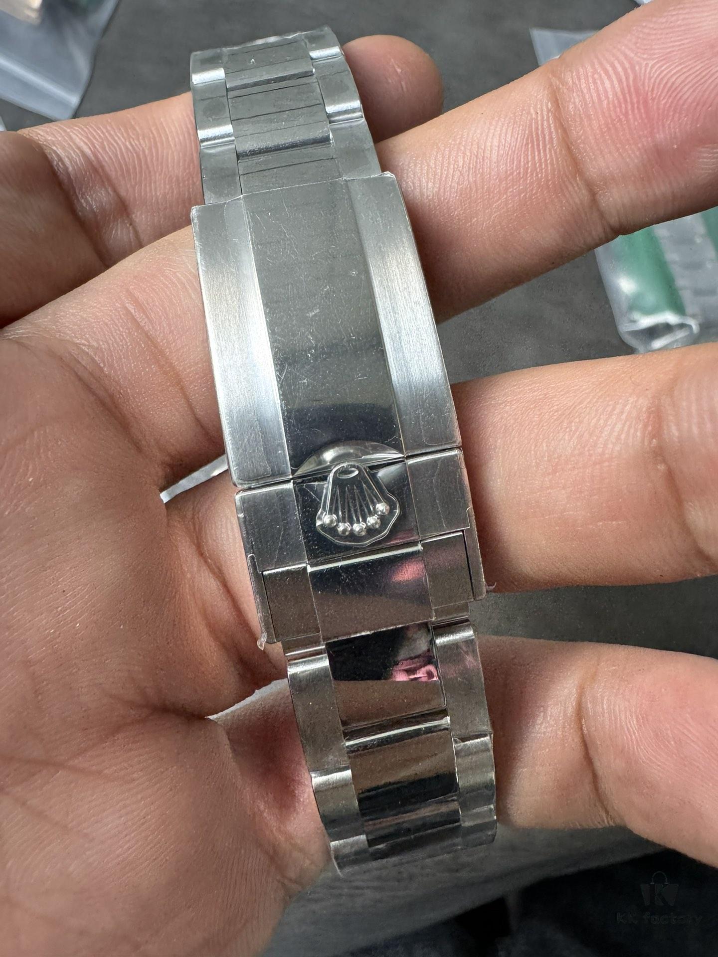 Gold Factory Dog Factory Upgrade V2 Top Version Weighted Greenwich 18K Gold Plated Watch, Not Peeling or Fading