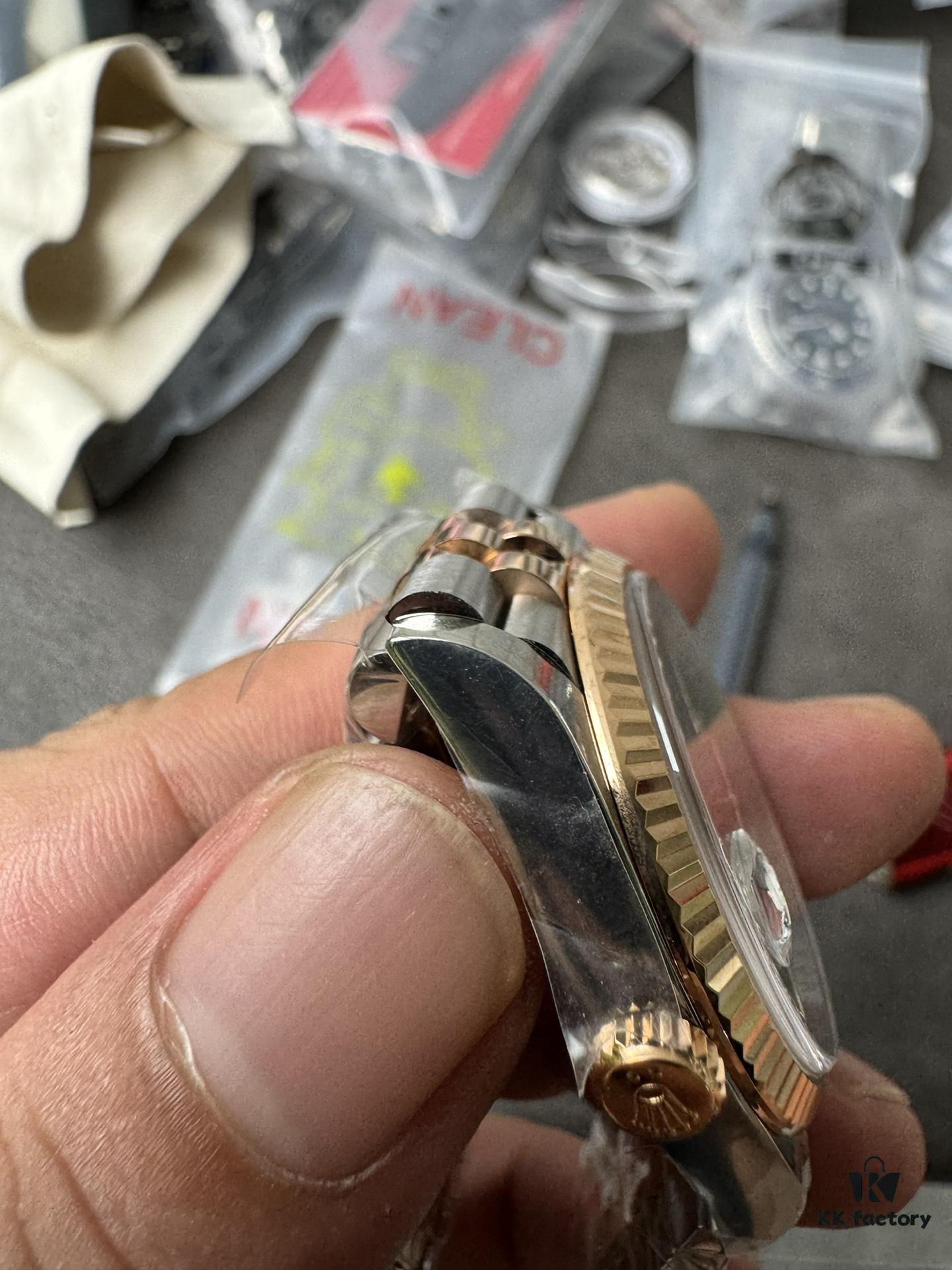 Clean 36 Rooms Rose Gold Pothos