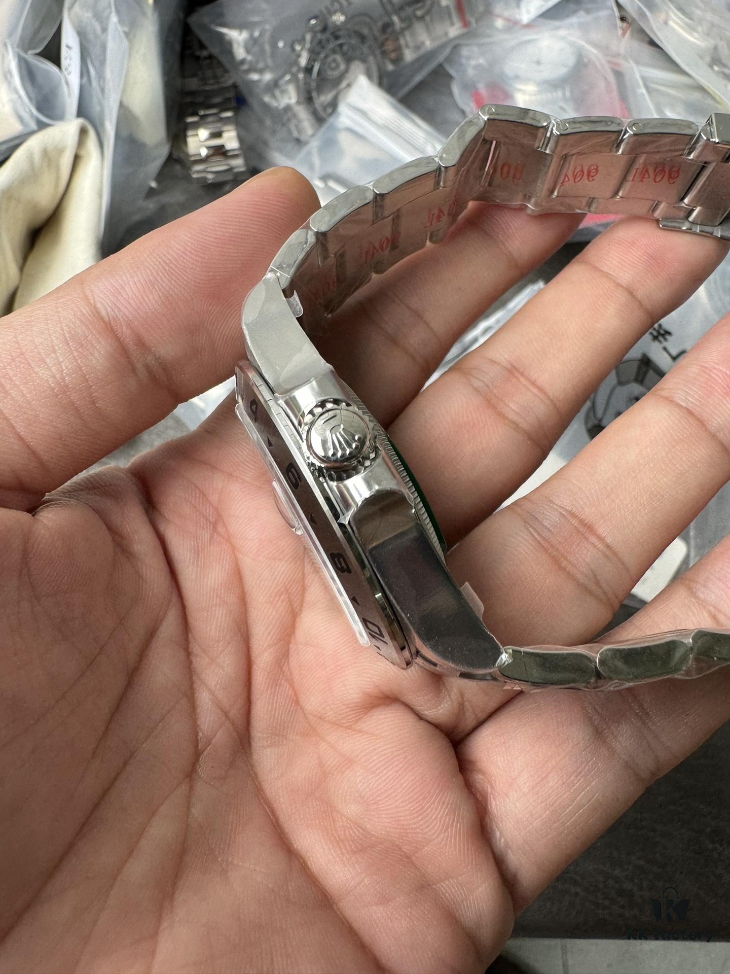 Clean Explorer II, brand new customized large-size Dandong 3285 movement