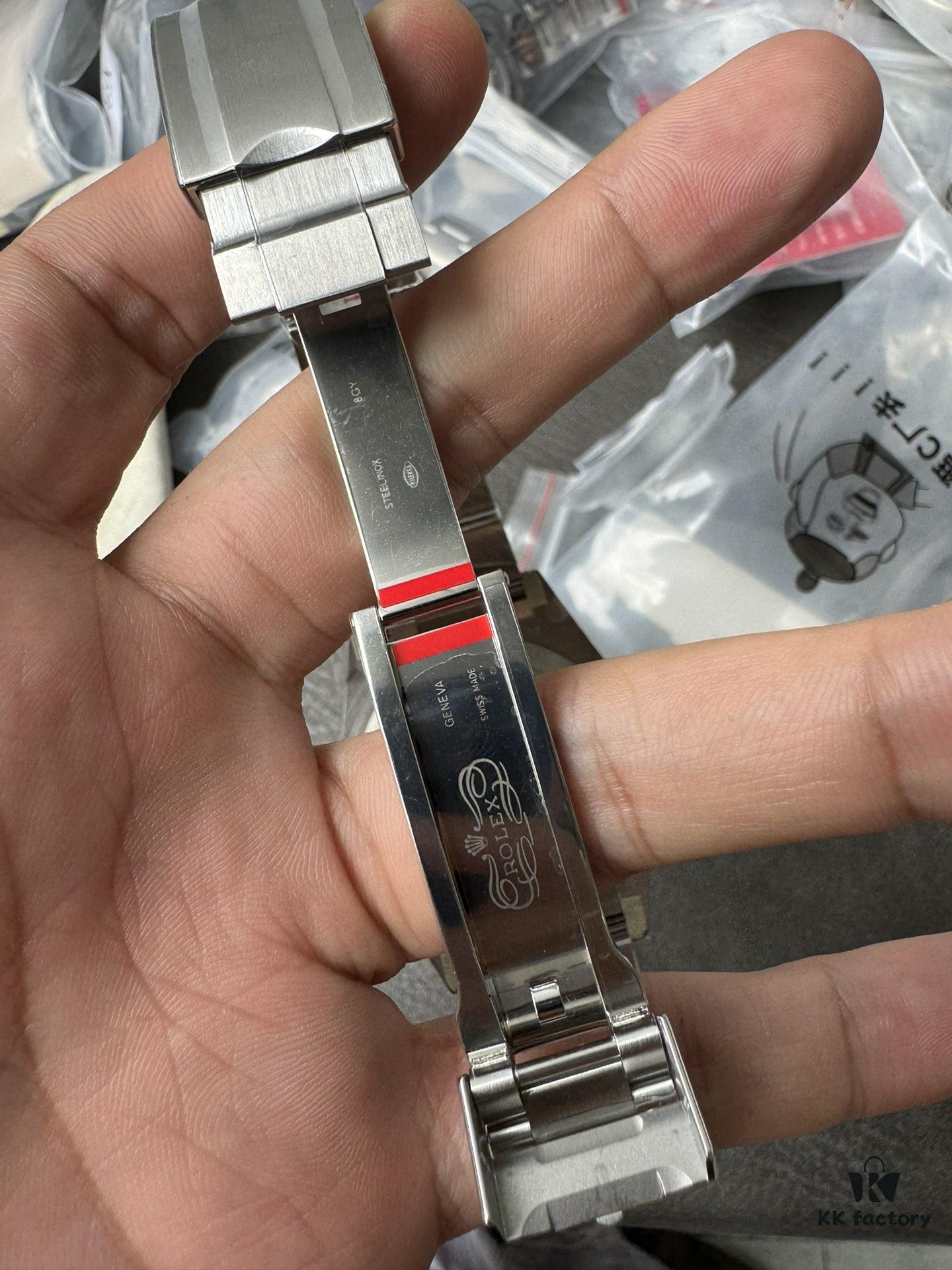 Clean Explorer II, brand new customized large-size Dandong 3285 movement