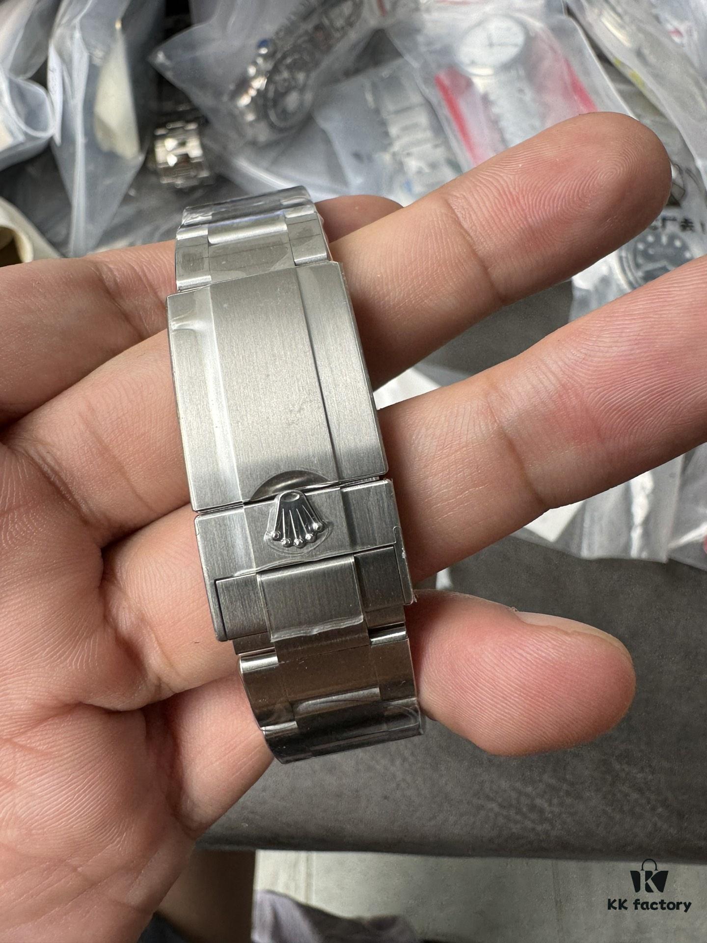 Clean Explorer II, Newly Customized Oversized Dandong 3285 Movement