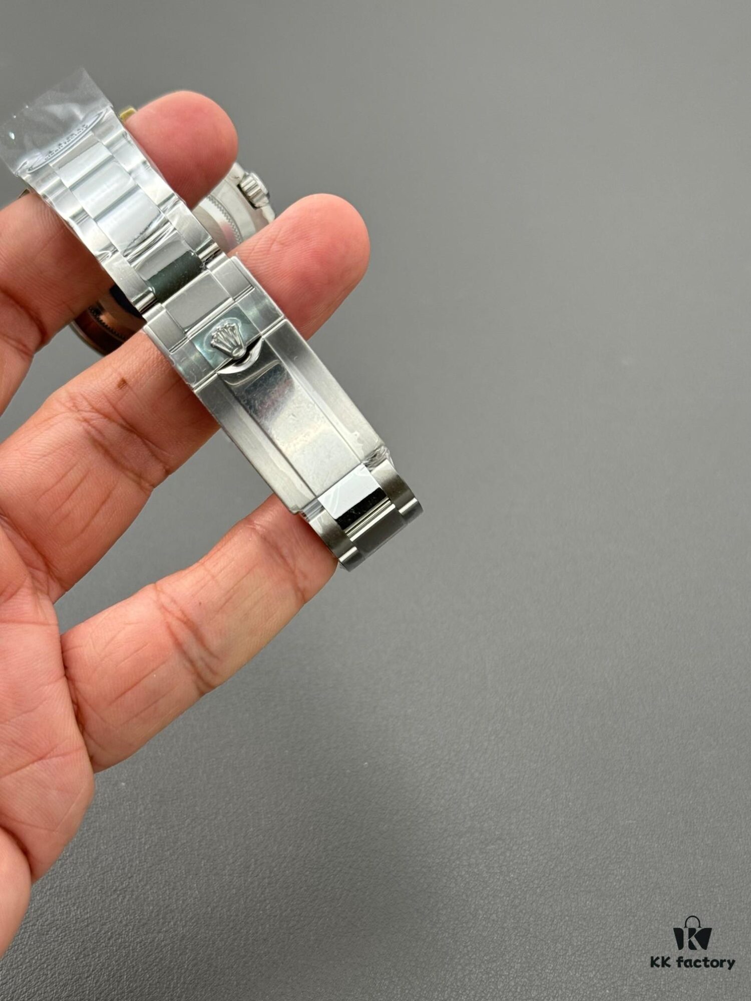 Custom Engraved Carnelian Daytona with Dandong 4130 Movement