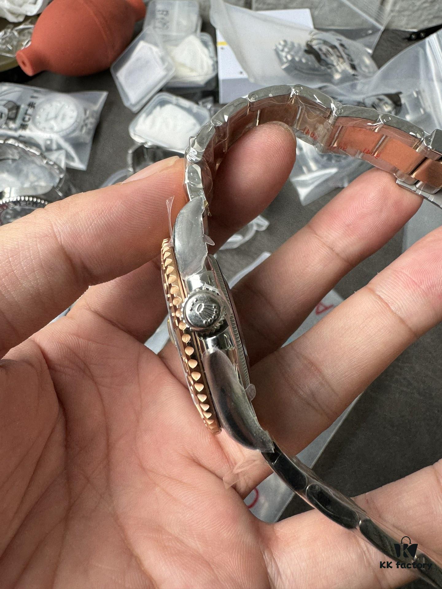 Clean Coffee Face Gold Yacht