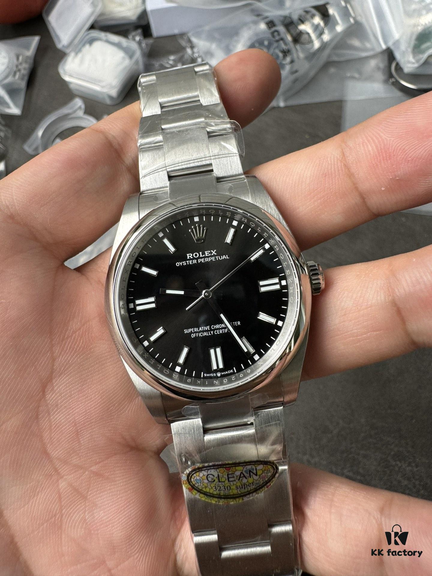 Clean 36 Universal Black Dial