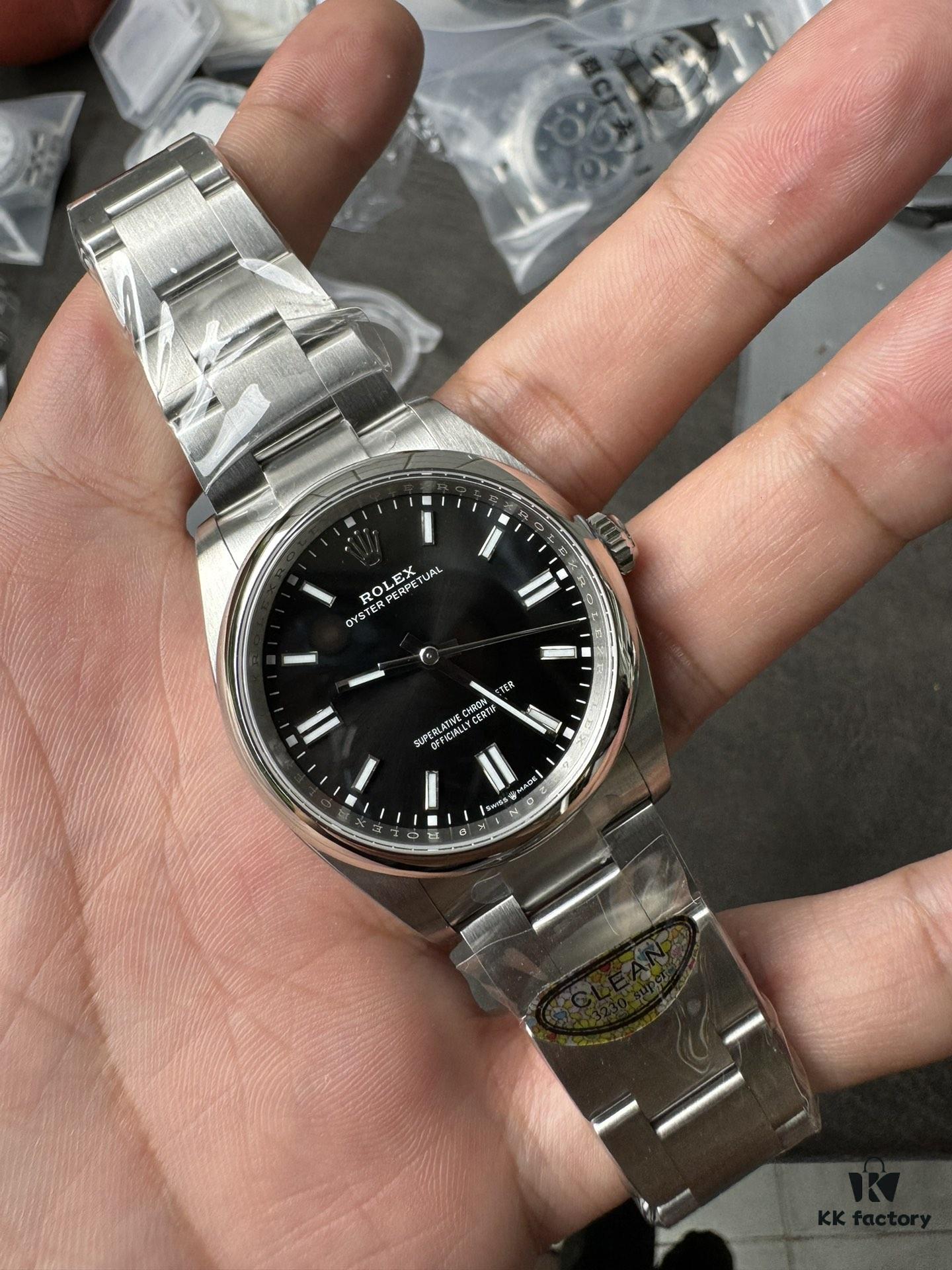 Clean 36 Universal Black Dial