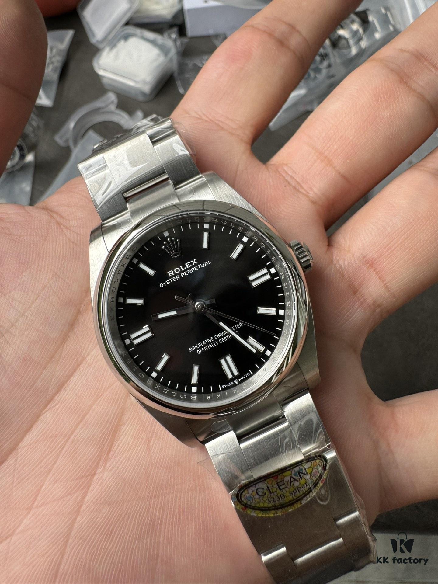 Clean 36 Universal Black Dial