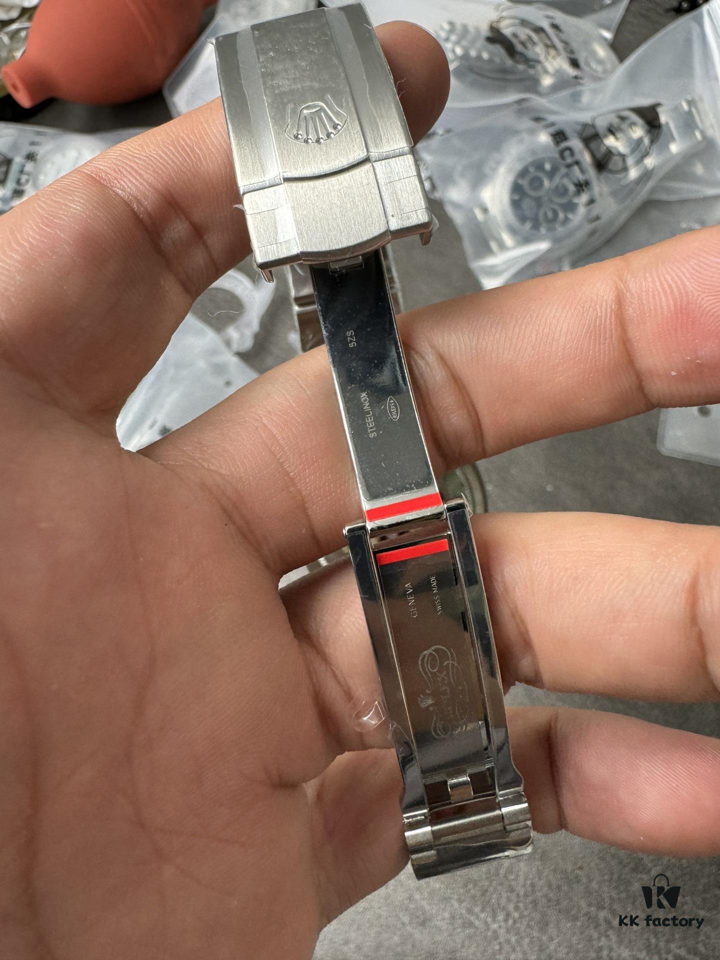 Clean 36 Universal Black Dial