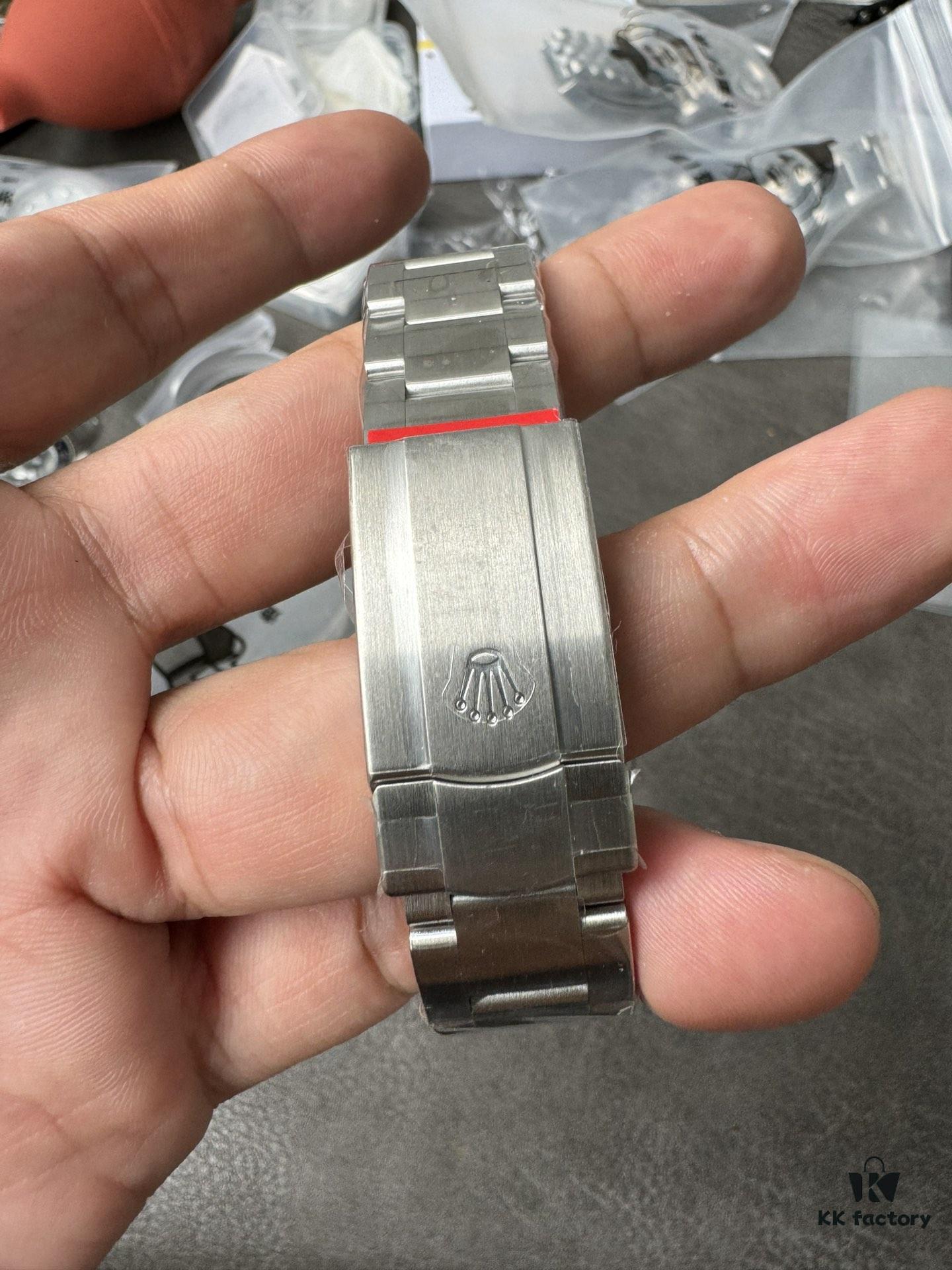 Clean 36 Universal Black Dial