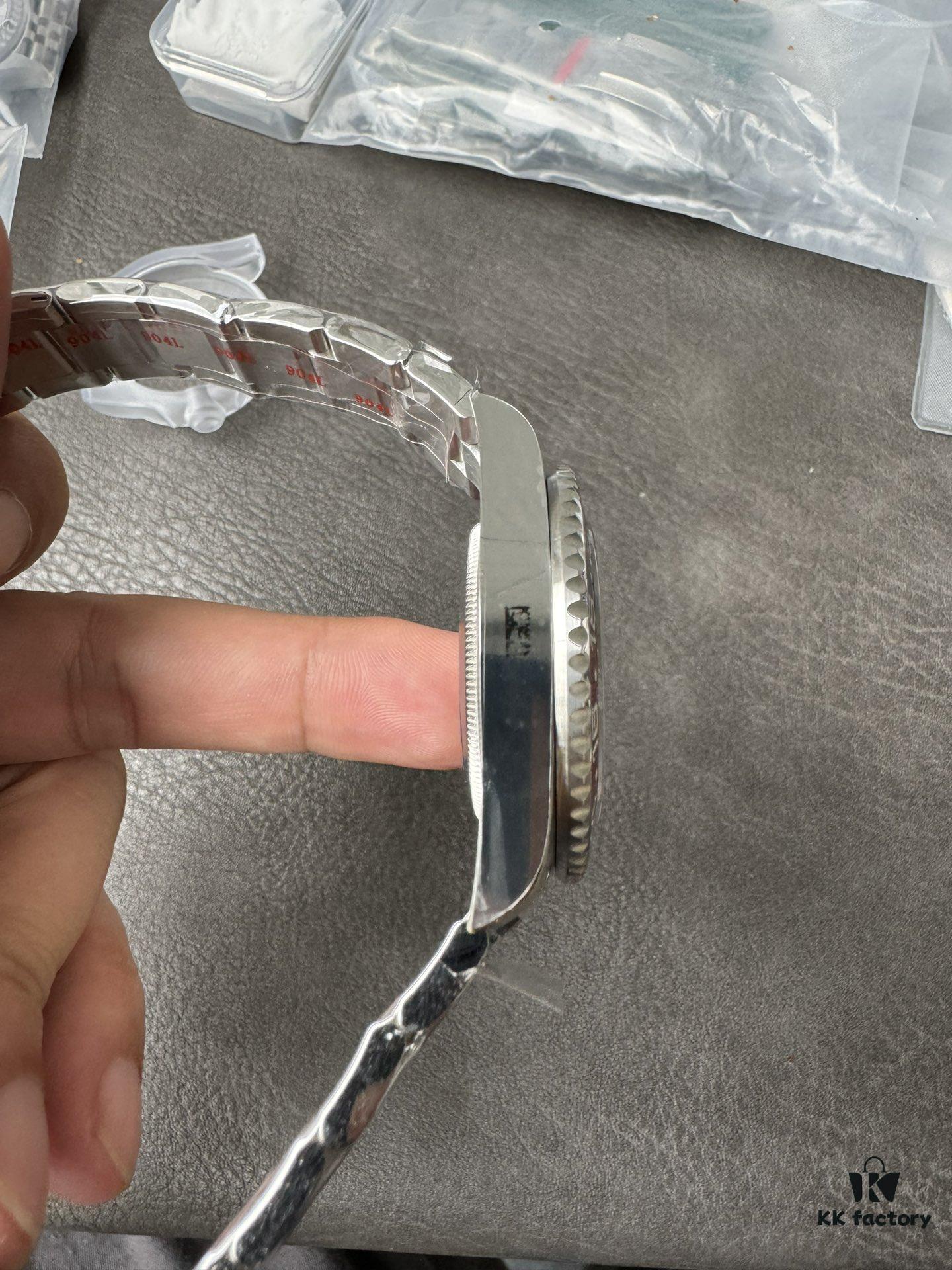 Clean Factory v3 Coca-Cola Bezel, Three-Piece Strap, Dandong 3285