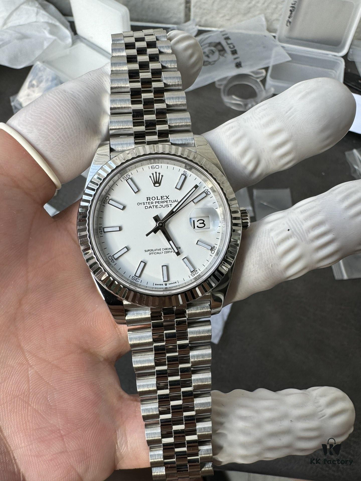 Clean Base with Genuine Replacement Parts Set (Calendar, Hands, Glass, Dial) and 18K Gold Dog Tooth Bezel – Refurbished with Secondary Chamfering and Brushed Finish