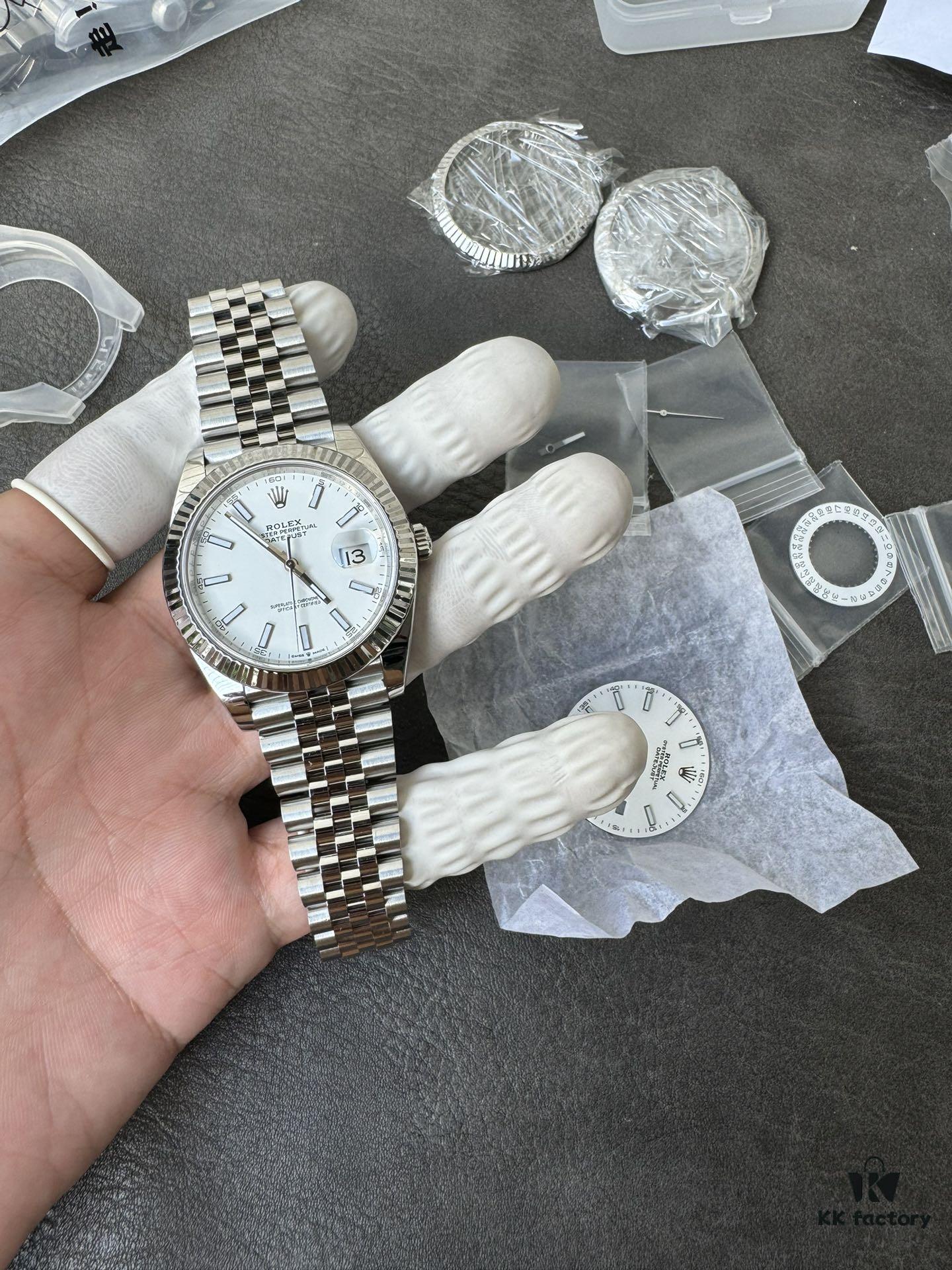 Clean Base with Genuine Replacement Parts Set (Calendar, Hands, Glass, Dial) and 18K Gold Dog Tooth Bezel – Refurbished with Secondary Chamfering and Brushed Finish