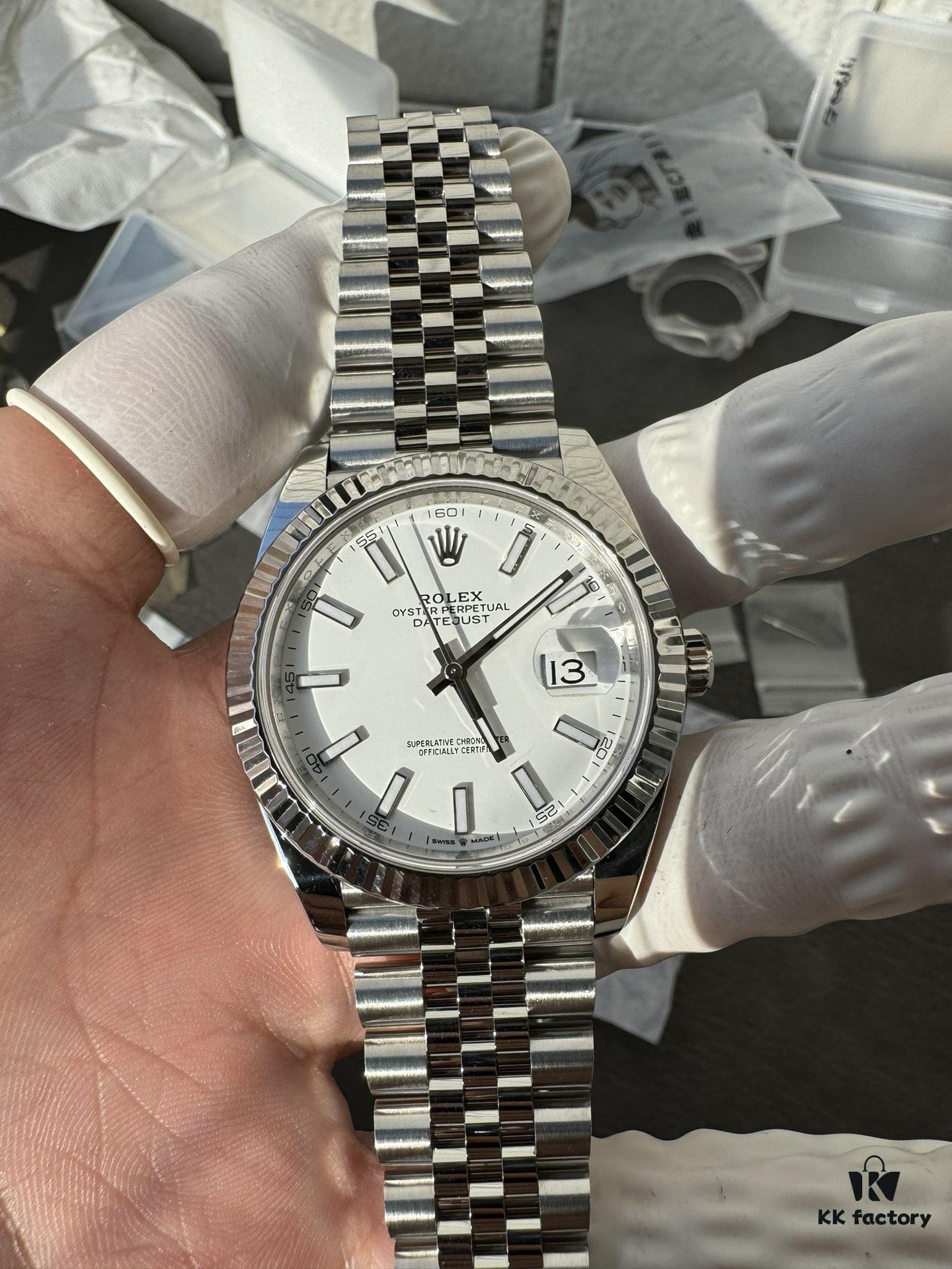 Clean Base with Genuine Replacement Parts Set (Calendar, Hands, Glass, Dial) and 18K Gold Dog Tooth Bezel – Refurbished with Secondary Chamfering and Brushed Finish