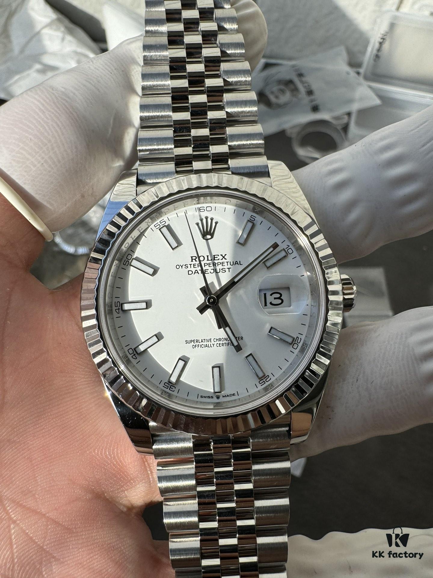 Clean Base with Genuine Replacement Parts Set (Calendar, Hands, Glass, Dial) and 18K Gold Dog Tooth Bezel – Refurbished with Secondary Chamfering and Brushed Finish