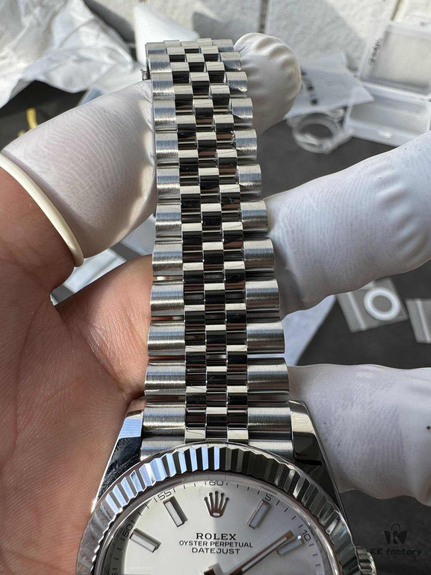 Clean Base with Genuine Replacement Parts Set (Calendar, Hands, Glass, Dial) and 18K Gold Dog Tooth Bezel – Refurbished with Secondary Chamfering and Brushed Finish