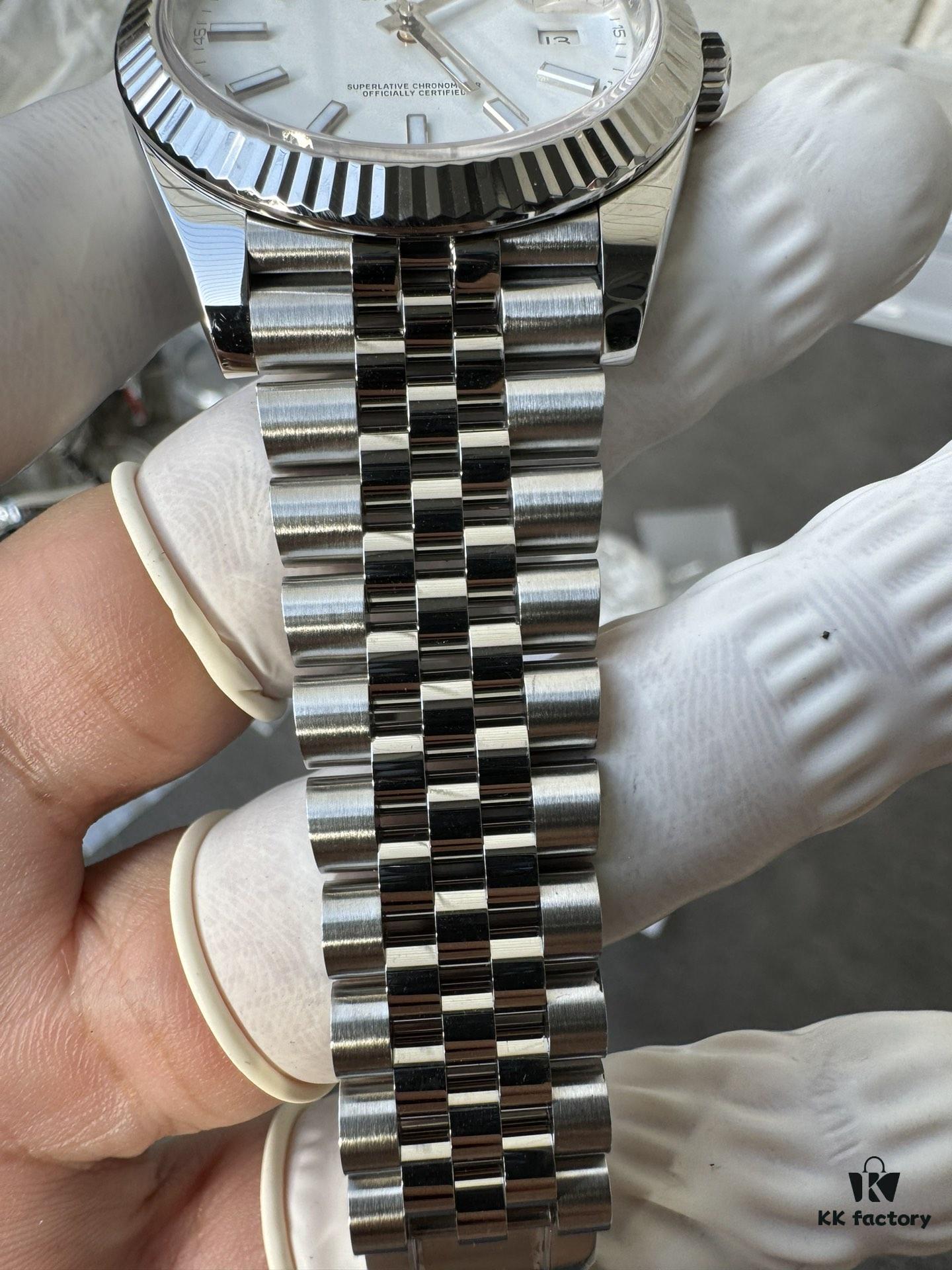 Clean Base with Genuine Replacement Parts Set (Calendar, Hands, Glass, Dial) and 18K Gold Dog Tooth Bezel – Refurbished with Secondary Chamfering and Brushed Finish