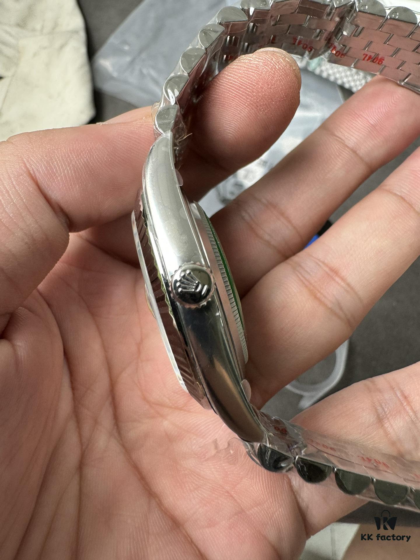 Clean 41 Gray Mesh Diamond-Studded Day