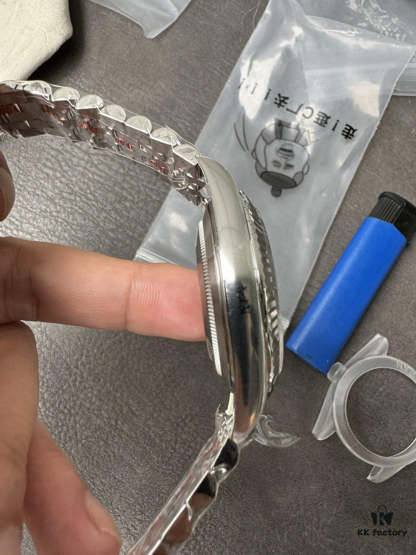 Clean 41 Gray Mesh Diamond-Studded Day