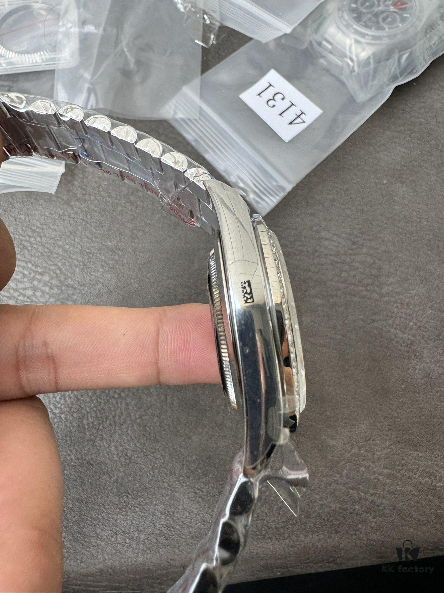 QF Counterweight DD Modified Moissanite Setting