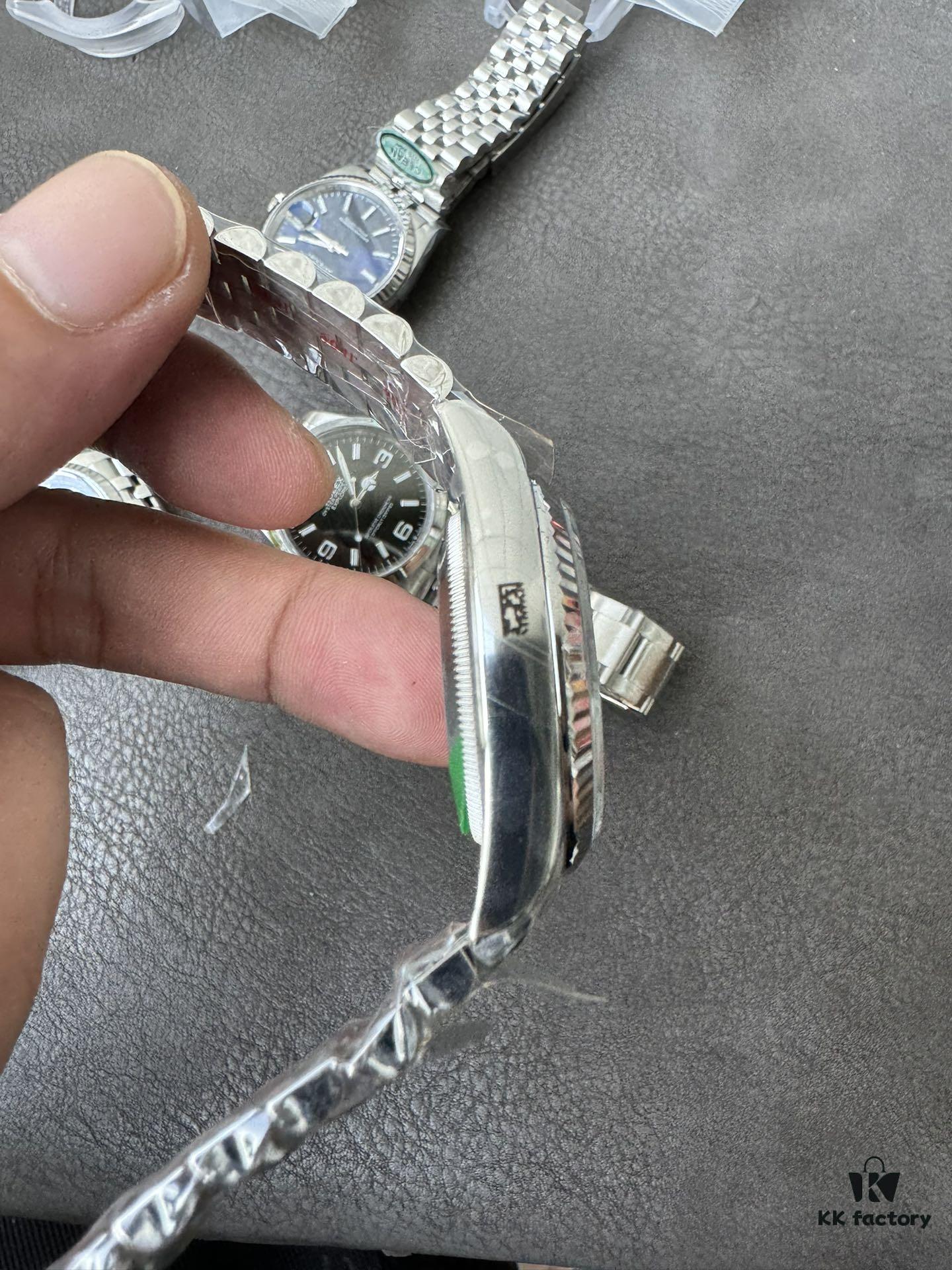 Clean 36mm Blue Dial Date Display