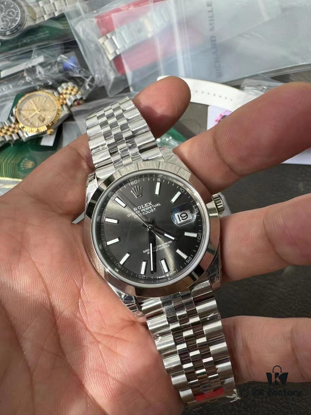 VS Rolex in Stock
