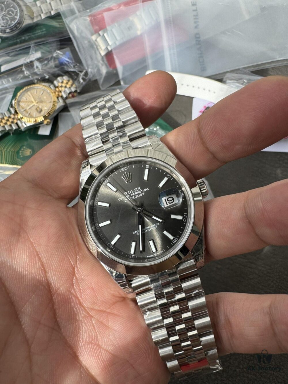 VS Aperture Gray Log Dan Dong 3235