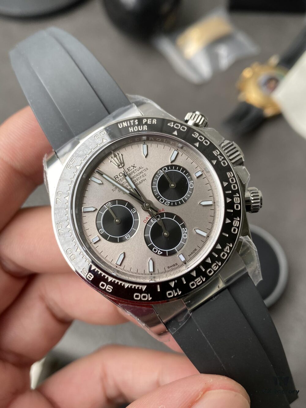 Clean New 4131 Movement Gray Rubber Daytona In Stock