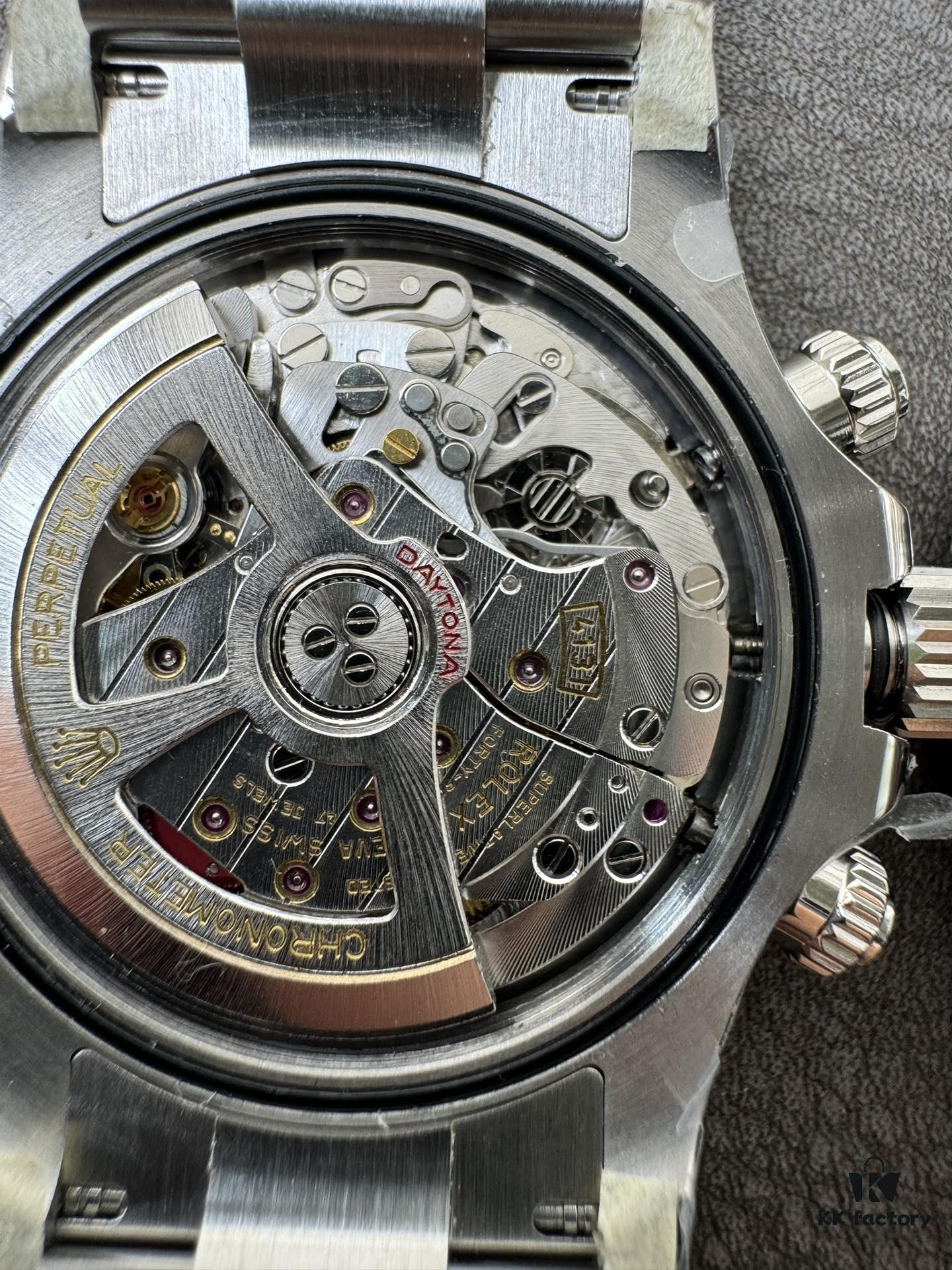 Comparison between Dandong 4131 and Shanghai 4131