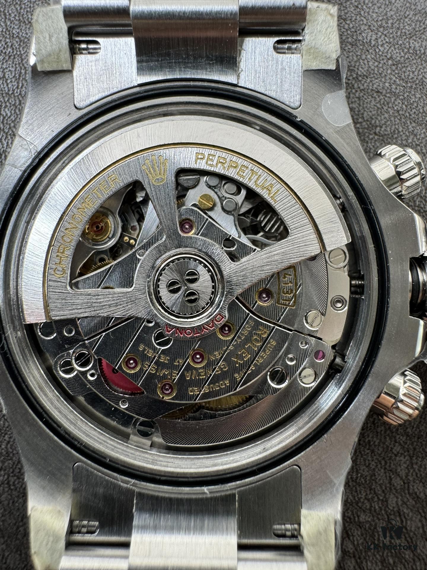 Comparison between Dandong 4131 and Shanghai 4131