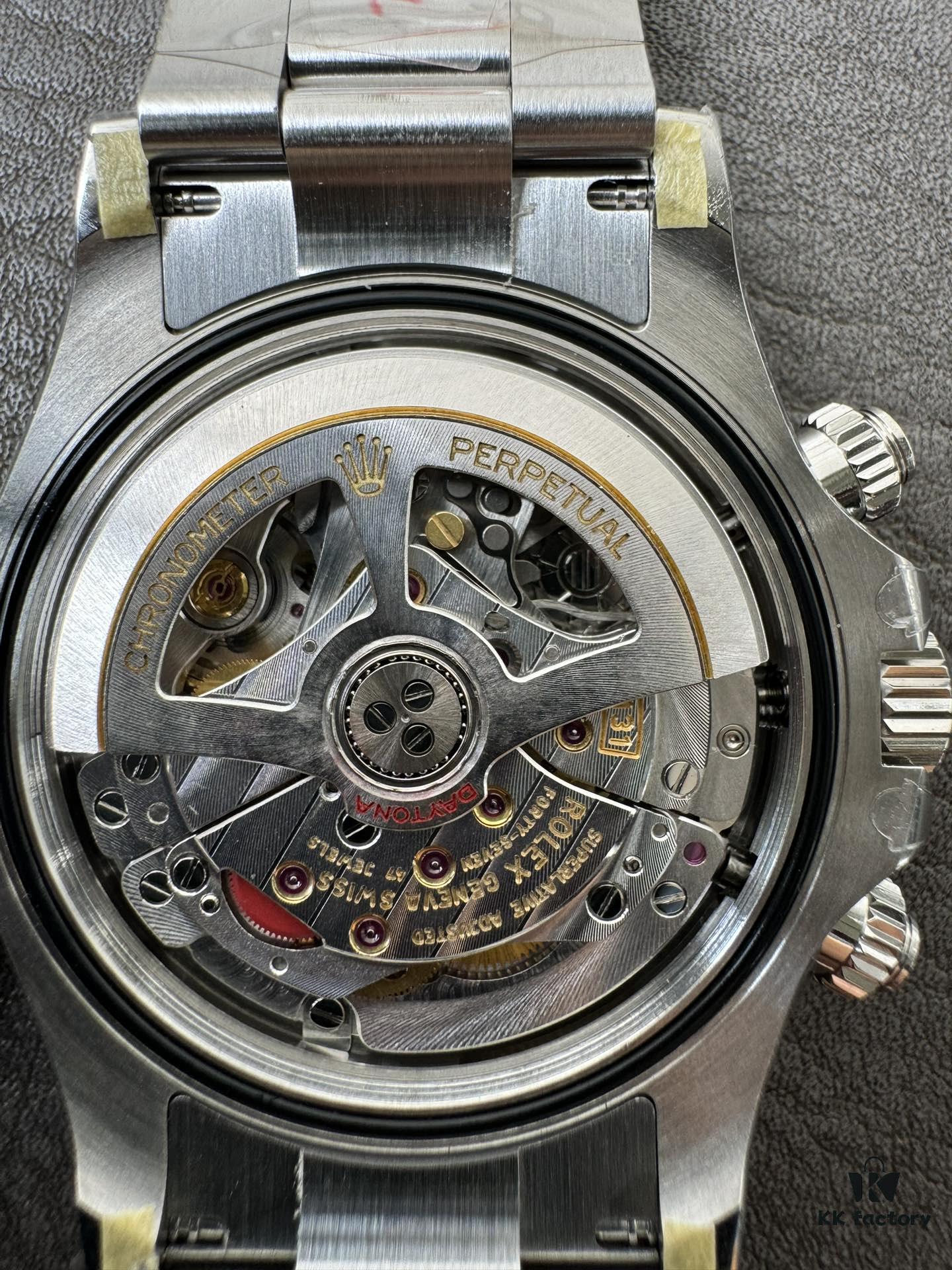 Comparison between Dandong 4131 and Shanghai 4131