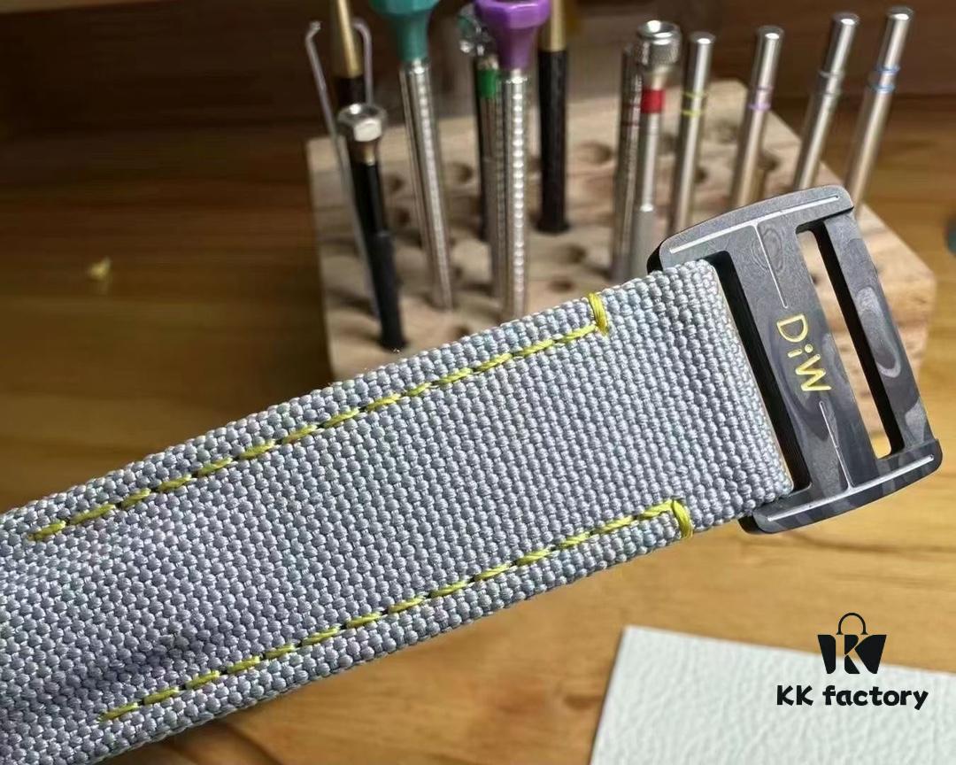 DIW New Dan Dong 4130 Skeleton Astronaut Has Landed