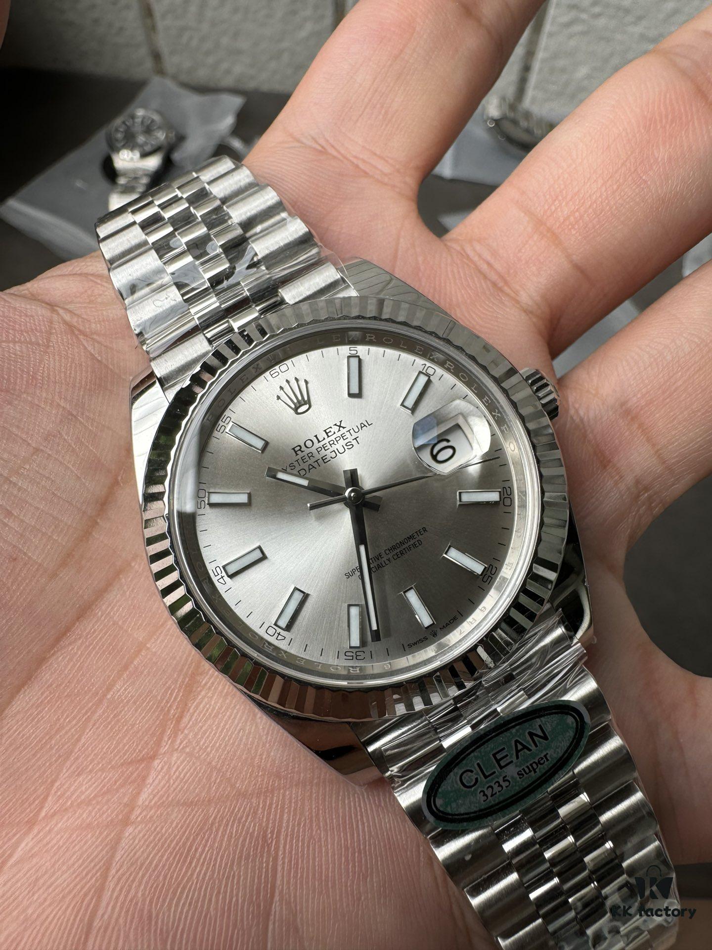 Clean 41 Silver Dial Watch
