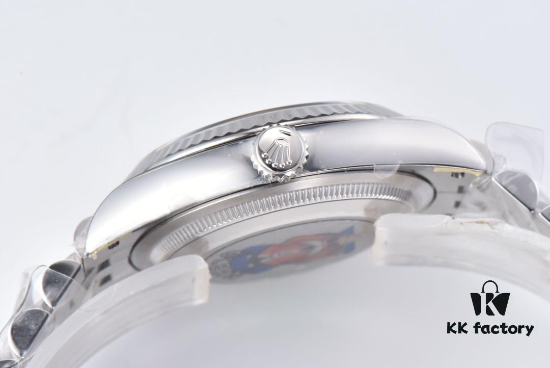 C Factory Clean 126234 36mm Green Dial with Palm Pattern – A Blessing for Slim Wrists