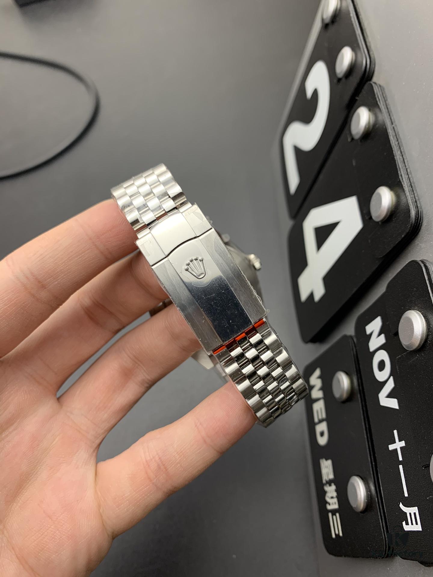 EW Black Diamond Diary