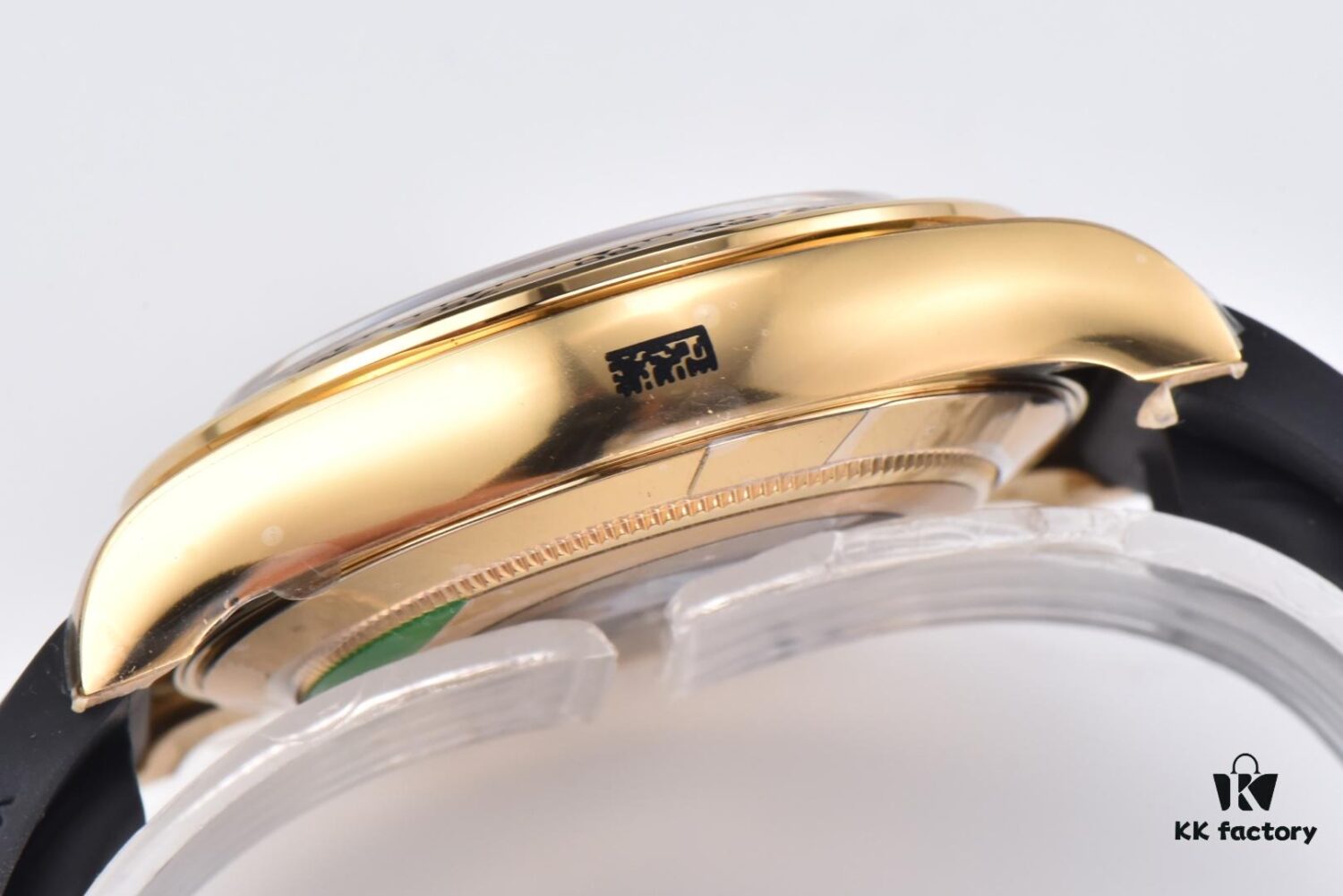 CLEAN Factory C-Factor Rolex 116518 Yellow Gold Panda Dial Daytona with Rubber Strap