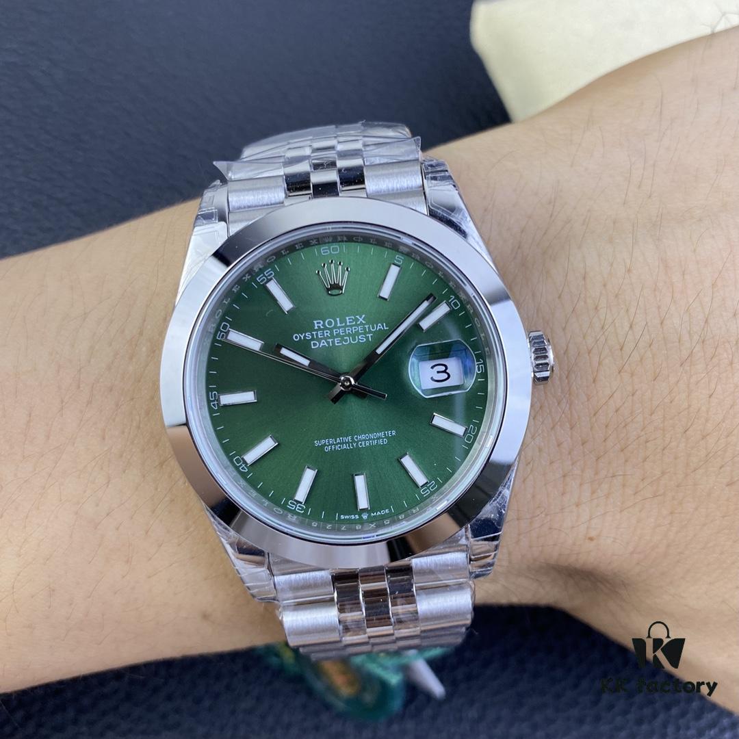 OW Log Can Be Shipped with Genuine Dial, Substitute Hands, Black Hole High-Transparency Glass, C Factory Same 3235 Movement, 904L Steel Case with Precision Multi-Step CNC Polishing