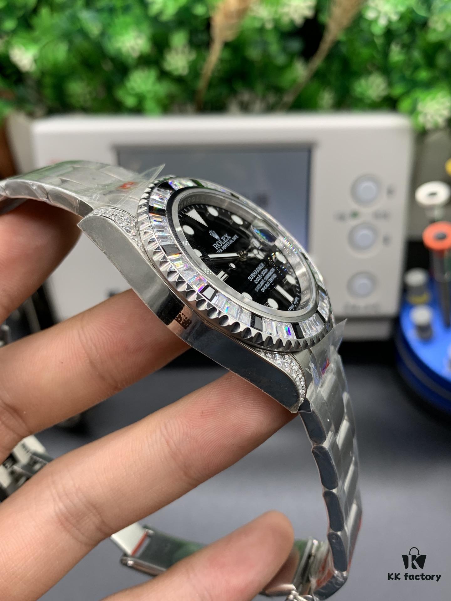 Customized Rolex SUBmariner with Back Diamond Inlay