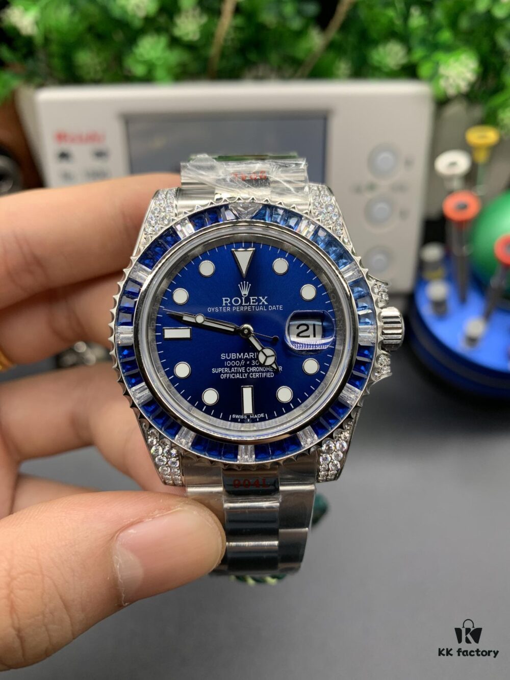 Customized Rolex SUB Submariner with Rear Diamond Inlay