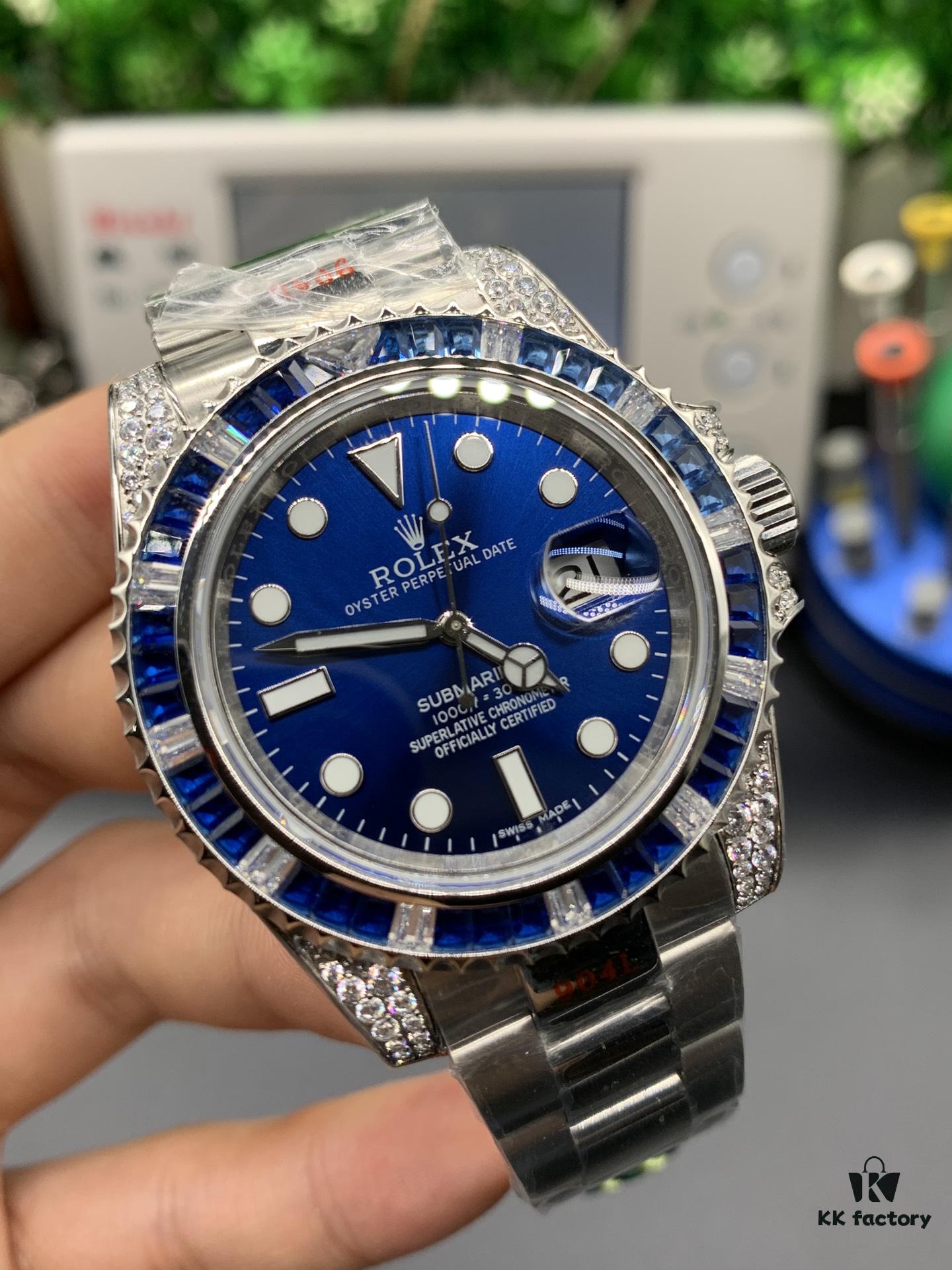 Customized Rolex SUB Submariner with Rear Diamond Inlay