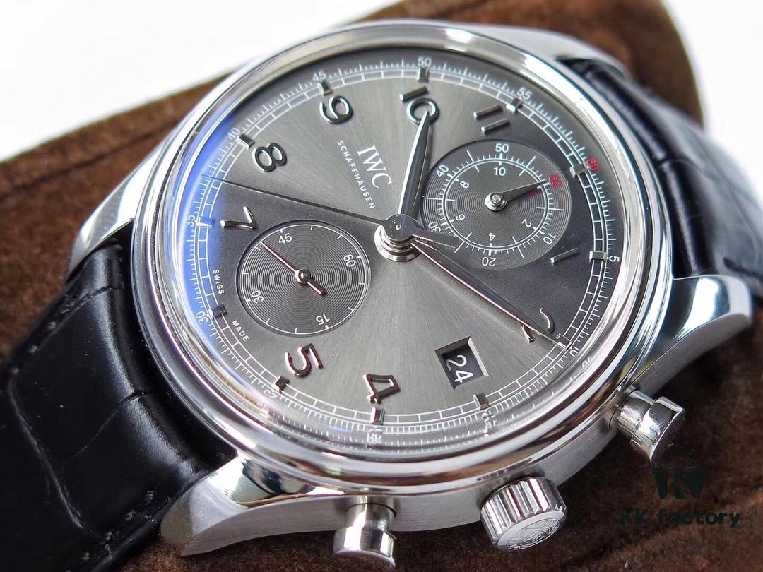 ZF Innovation Masterpiece: 'Sophisticated Gray, Understated Elegance'