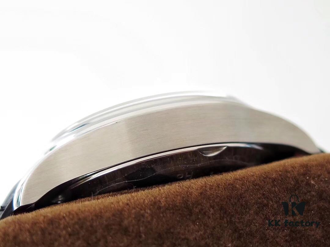 ZF Innovation Masterpiece: 'Sophisticated Gray, Understated Elegance'